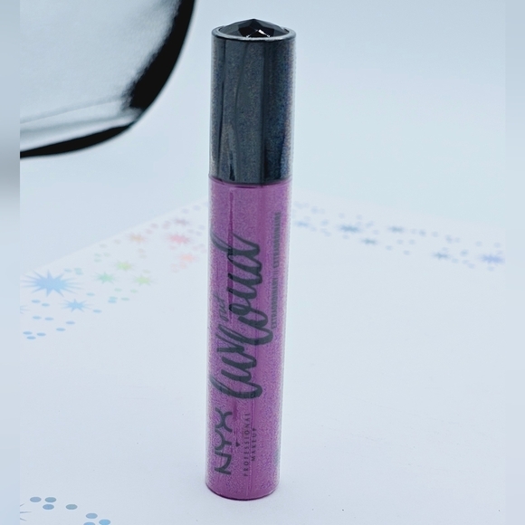 NYX Cosmetics Extraordinary Luv Out Loud Liquid Lipstick - Picture 2 of 3